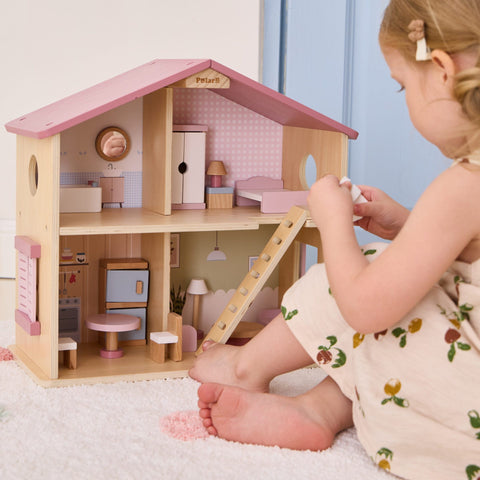 Wooden Dollhouse 17pc