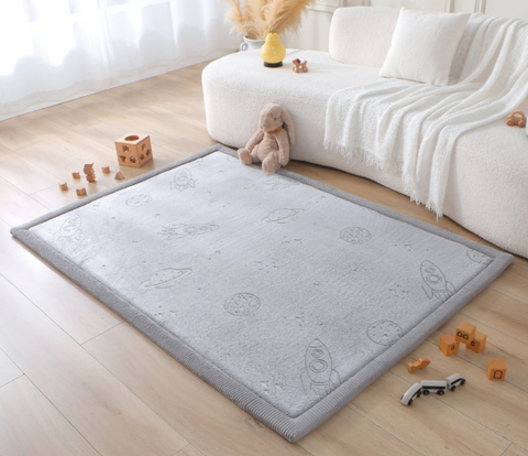 Hakuna Matte Cloud Soft Children’s Carpet: Glow in the Dark Planets 1.7m x 1.2m