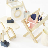 Wooden Dolls House Laundry Room 16pc