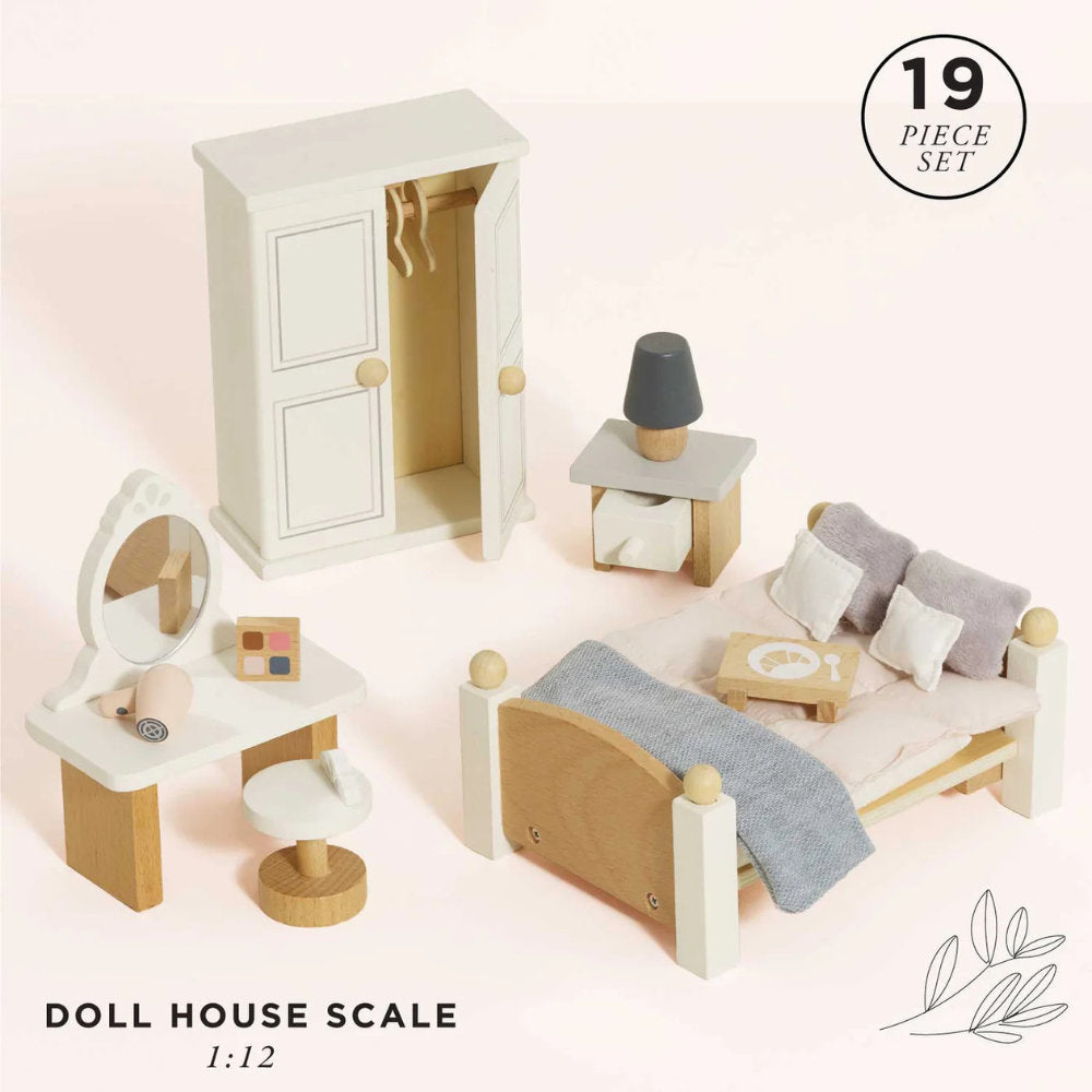 Wooden Dolls House Bedroom 19pc