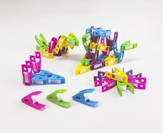 Medium Pegs 5 colours - iPlayiLearn.co.za