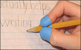 The Claw Pencil Grip Medium 1pc